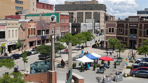 Downtown Green Bay outdoor dining area a hit with diners, restaurants