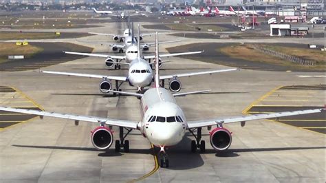 Morning traffic at Mumbai Airport - India Flights - YouTube