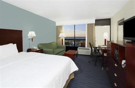 Discount Coupon for Hampton Inn Cocoa Beach/Cape Canaveral in Cocoa Beach, Florida - Save Money!