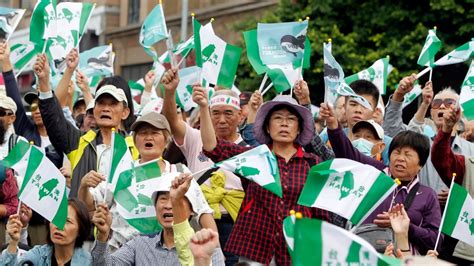 Thousands in Taiwan Rally in Support of Independence