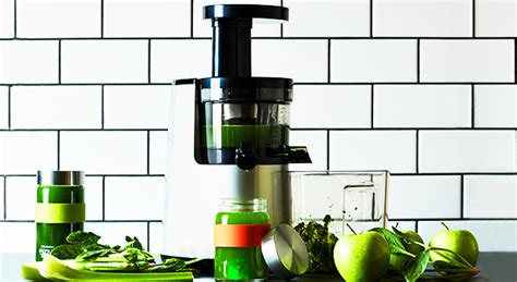 Top 7 Best Juicers For Greens 2024 - Best Choice For You