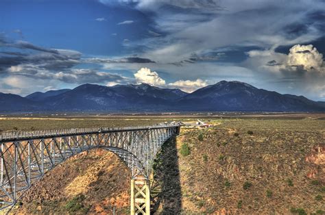 Rio Grande Gorge Bridge | HDR creme