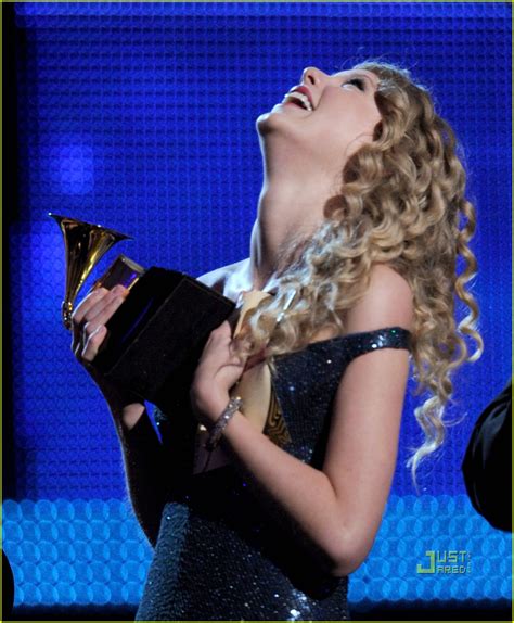 Taylor Swift Wins Album of the Year Grammy For 'Fearless': Photo 2413252 | 2010 Grammy Awards ...