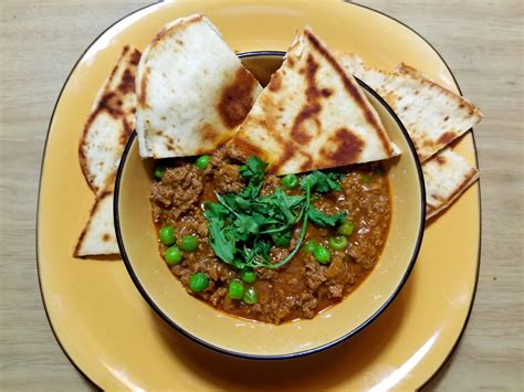 Indian Beef Curry With Peas And Buttery Naan - Chef Part-Time