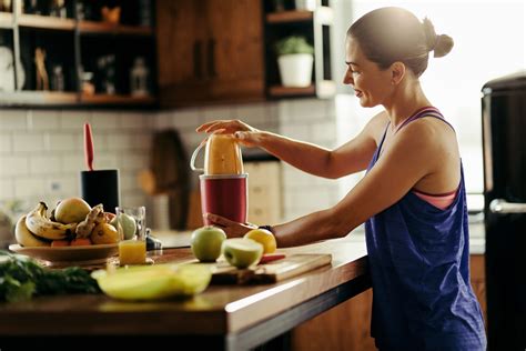 How to Make Delicious Smoothies and Frozen Coffee Drinks at Home