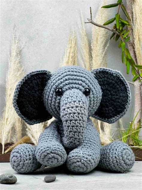 Elsie the Amigurumi Crochet Elephant Pattern (Free!)