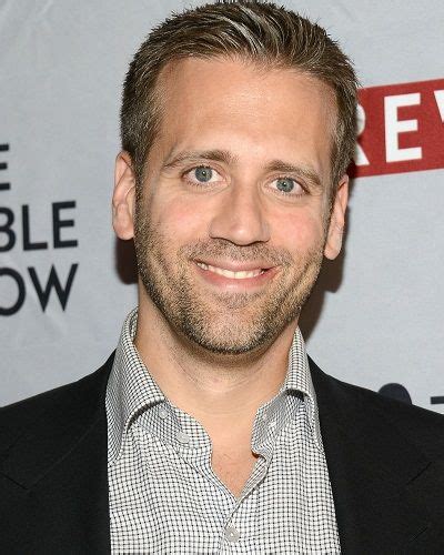 The American boxing commentator Max Kellerman caught farting throughout ...