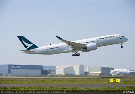 Cathay Pacific A350 Flies - Airport Spotting