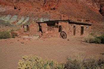 Fort Lee (2) - FortWiki Historic U.S. and Canadian Forts