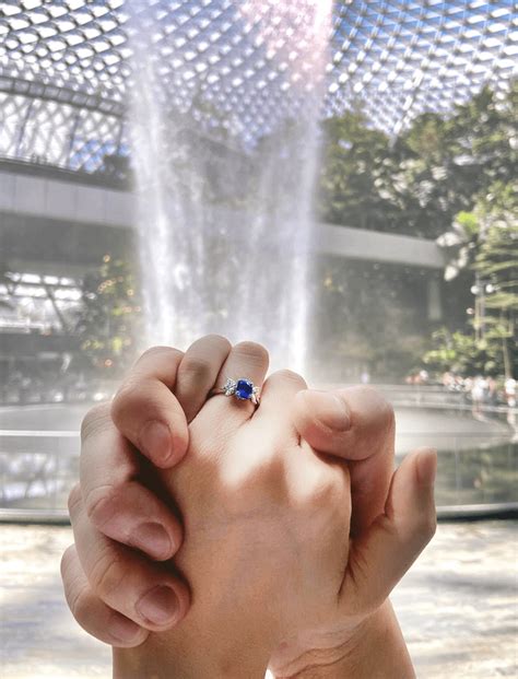 Engagement rings in Singapore - a guide for men about to propose