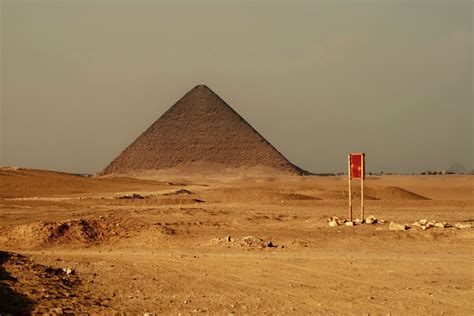 La Pyramide Rouge de Dahchour en Égypte – Planète RAW