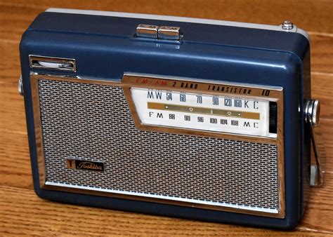 Vintage Toshiba Transistor Radio Model 10TL-429F, FM-AM Bands, Made In Japan