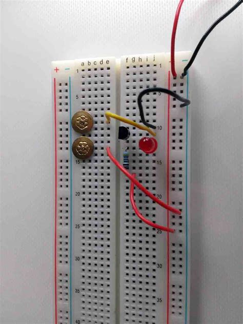 Simple electronic breadboard projects - Hobby electronic soldering and construction