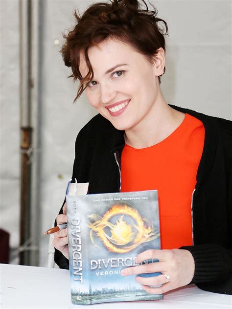 Divergent Author Veronica Roth Announces New Book Series : People.com