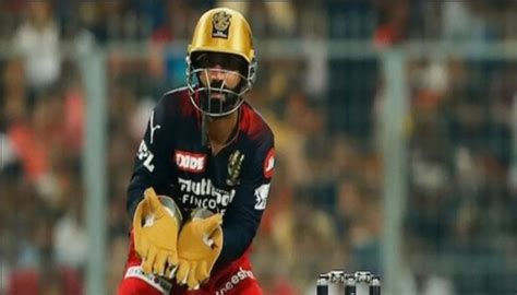 IPL 2023 MI vs RCB: Here’s the reason why Dinesh Karthik is not keeping ...