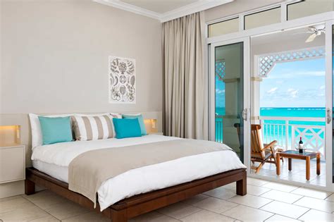 Deluxe One Bedroom Oceanfront Suite - Alexandra Resort