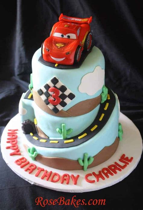 Cars 2 Lightning McQueen Cake