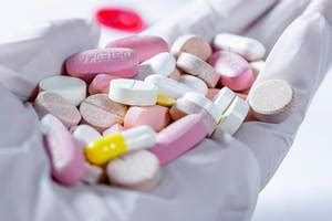 Medical background with a variety of drugs and pills - Creative Commons Bilder