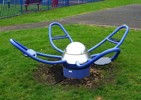 Exercise equipment at Springfield Park,... © P L Chadwick cc-by-sa/2.0 :: Geograph Britain and ...