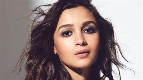 Alia Bhatt's makeup artist can’t do without these 7 products | Vogue India