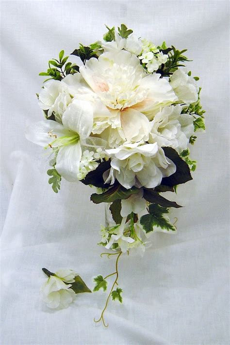 White Winter Wedding Flowers