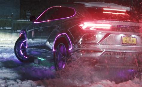 Chrome Lamborghini Urus Does Snow Drift, Looks Amusing - autoevolution