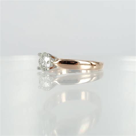 18ct rose gold solitaire diamond ring. / Pilkington Jewellers