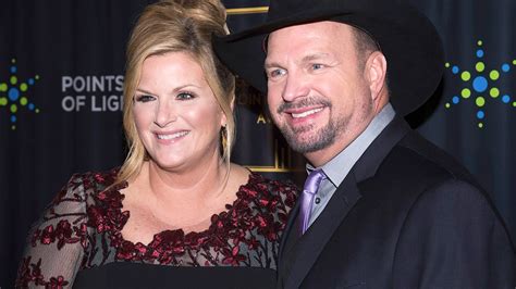 Garth Brooks, Trisha Yearwood postpones Facebook concert, quarantined ...