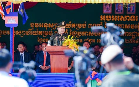 ‘Bamboo Shoot’ Hun Manet Stands In for Father at Military Ceremony - The Cambodia Daily