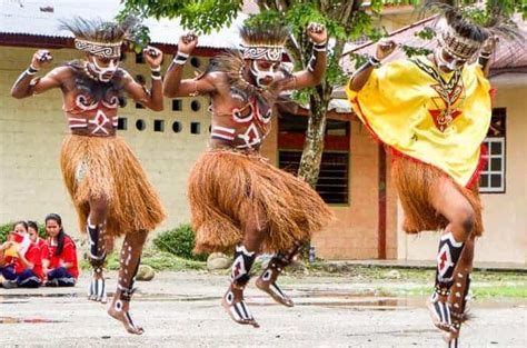 6 Tarian Papua Barat Lengkap Gambar dan Penjelasannya