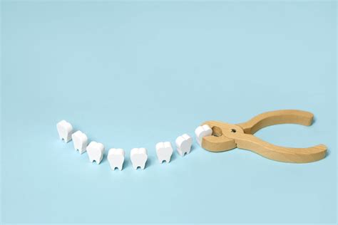 Wisdom Tooth Extraction: Procedure & Aftercare Tips | WeSmile Dental