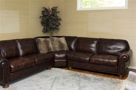 Thomasville Brown Leather Sectional Sofa | EBTH