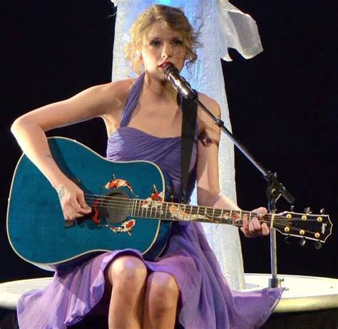 Avery’sNextChapter on Twitter: "RT @TSwiftNZ: THE KOI FISH GUITAR # ...