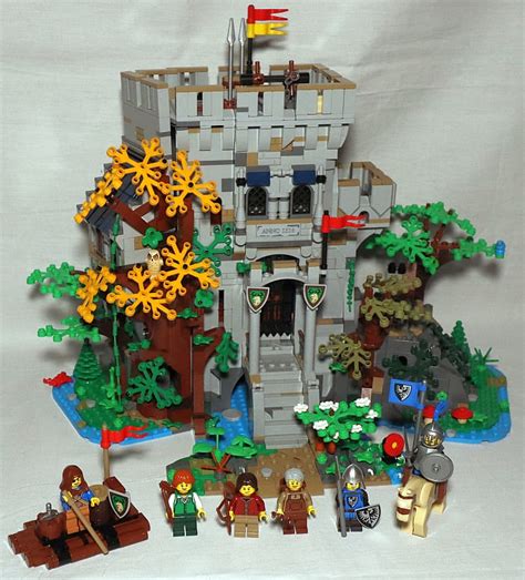 Brick Breakdown: LEGO BrickLink – Castle in the Forest