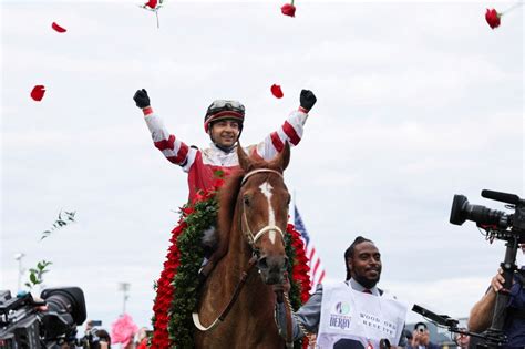 longshot Rich Strike wins shocking upset in 2022 Kentucky Derby - SportsHistori