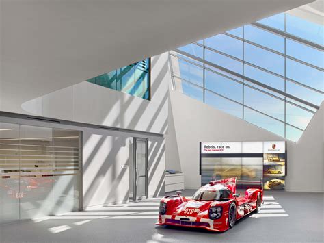 Porsche | North American Headquarters • Waveguide