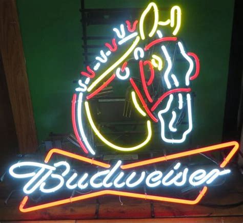 VINTAGE BEER SIGNS / NEON - Tommy's Guitars & Trading Post