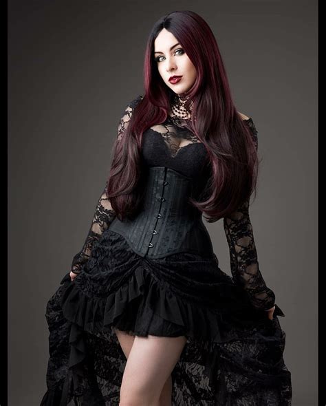 #gothic #goth #dark #fashion #dress #corset #victorian | Gothic meisjes ...