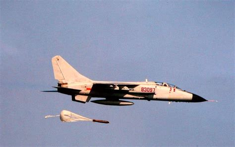 Chinese Aircraft - JH-7 Fighter-Bomber [B-7]