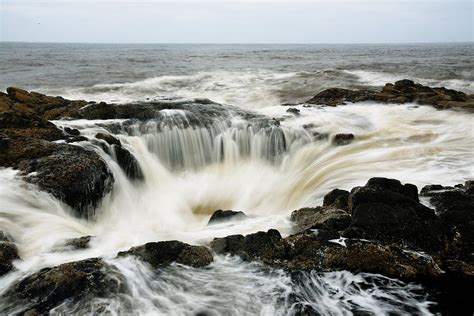 Thor's Well Photograph by Walt Sterneman - Fine Art America