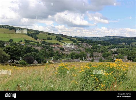 Hayfield peak district hi-res stock photography and images - Alamy