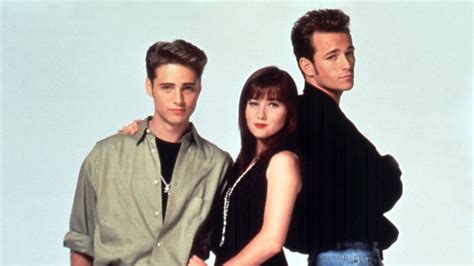 Luke Perry star of Beverly Hills 90210 dies aged 52 after stroke | Ents ...