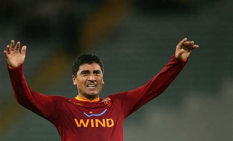 David Pizarro discusses his years in the capital, Spalletti and Mourinho's Roma