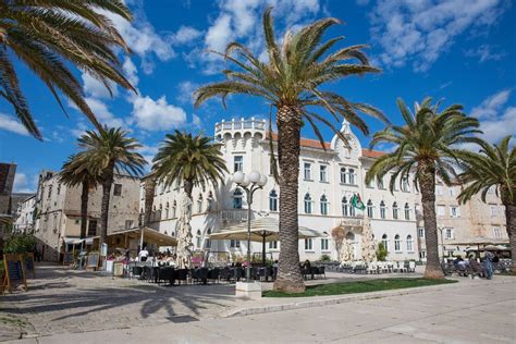 Walking through the Beautiful Town of Trogir, Croatia | Earth Trekkers