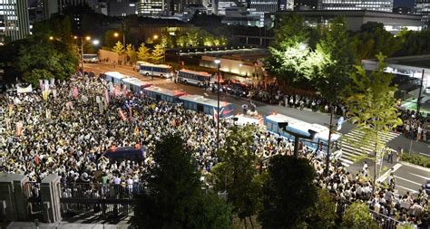 In Tokyo, Thousands Protest the Restarting of a Nuclear Power Plant ...