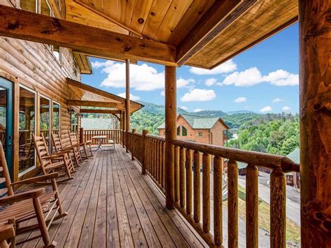 Smoky Mountain Dream Cabin in Gatlinburg w/ 5 BR (Sleeps12)