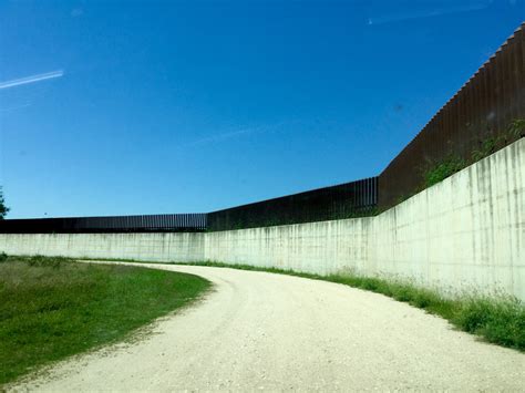 File:United States-Mexico-border-wall-Progreso-Lakes-Texas.jpeg ...