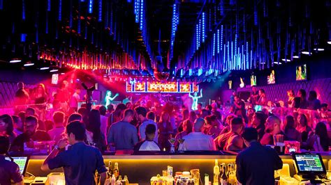 Partying in Paradise: The Best Nightclubs and Beach Bars in Phuket