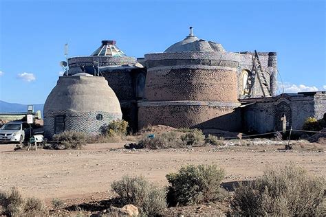 Earthships Look Weird But Could Save You Over $2K in Utilities Per Year ...