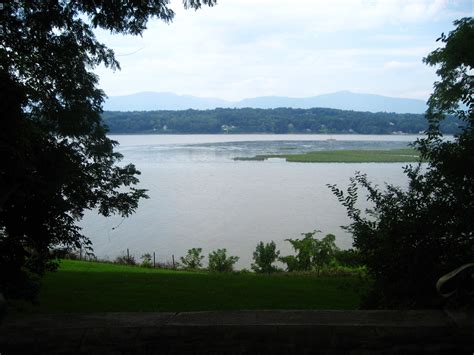 File:Hudson River Valley.jpg - Wikipedia